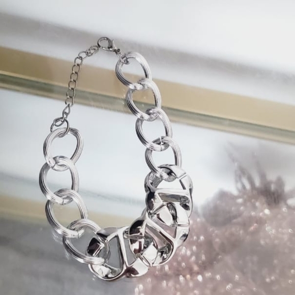 Chunky Circle Chain Silver Tone Bracelet. 🌴 - Picture 5 of 5